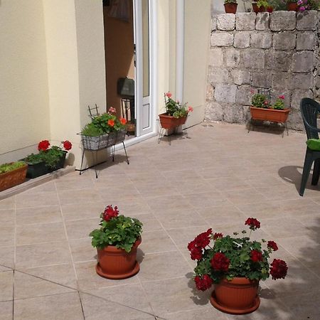 Apartment Adela Kotor Bagian luar foto