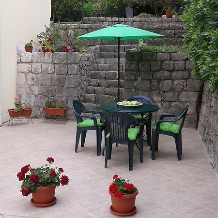 Apartment Adela Kotor Bagian luar foto