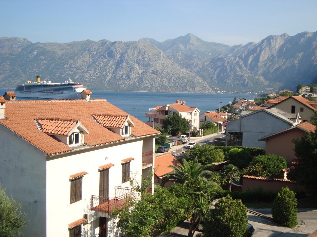 Apartment Adela Kotor Bagian luar foto