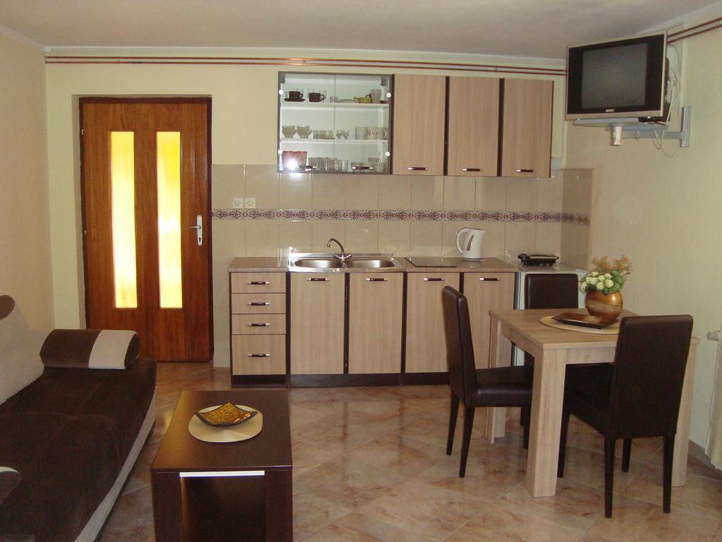 Apartment Adela Kotor Bagian luar foto