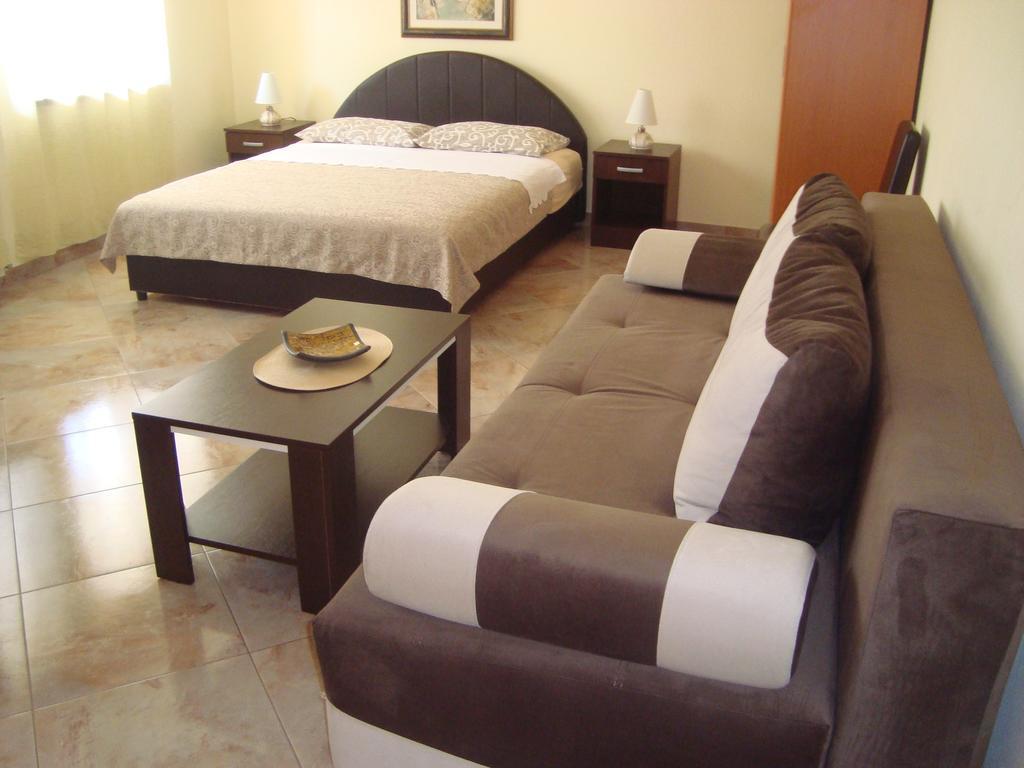 Apartment Adela Kotor Bagian luar foto