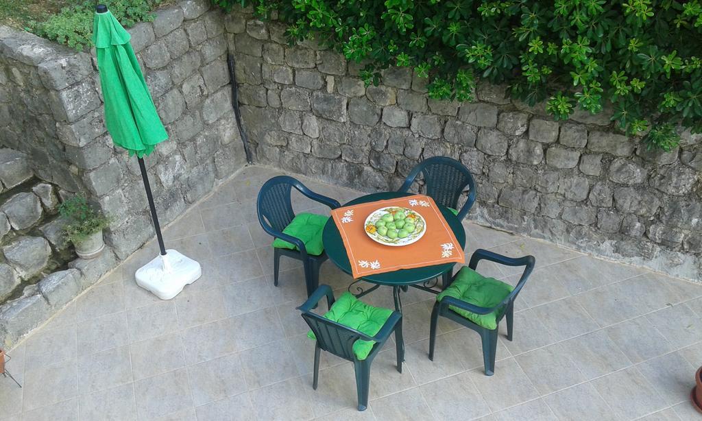 Apartment Adela Kotor Bagian luar foto