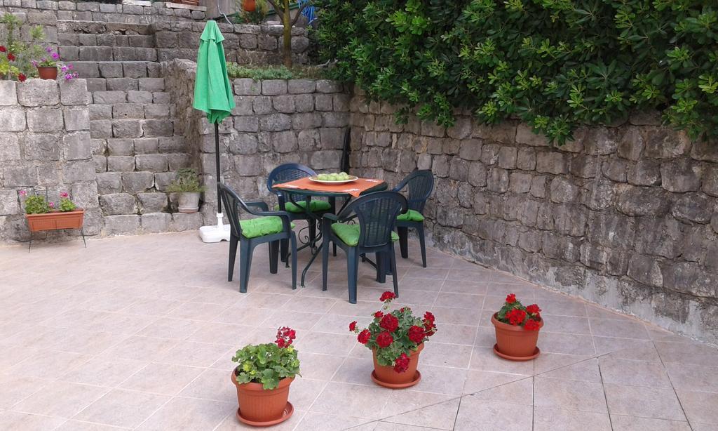Apartment Adela Kotor Bagian luar foto