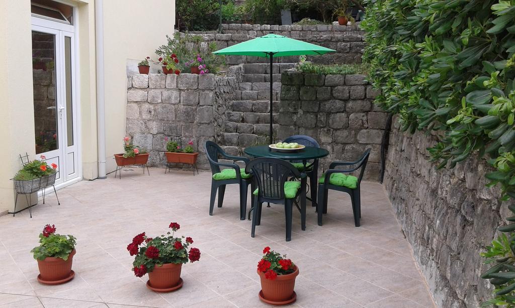 Apartment Adela Kotor Bagian luar foto